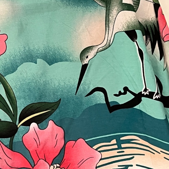 Kimono sleeve robe, one size.  Fun for home or swimsuit cover up - Picture 2 of 6